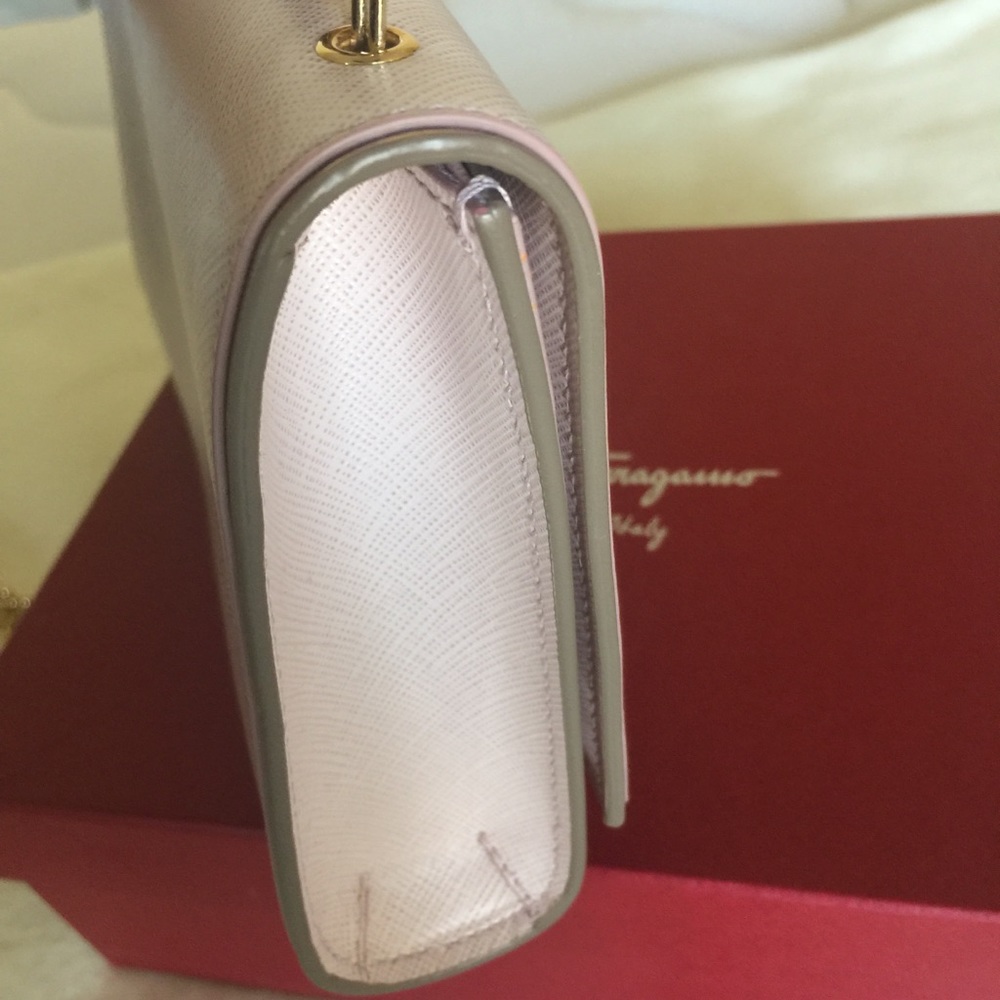 Ferragamo blush crossbody - Picture 6 of 10